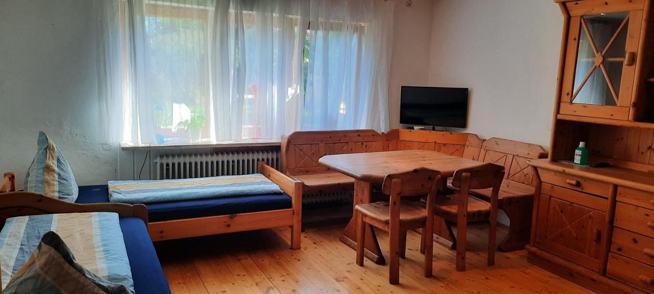 helle Souterrainwohnung nähe Flughafen, Landshut und München 1 bis 5 Personen Bruckberg Exterior foto